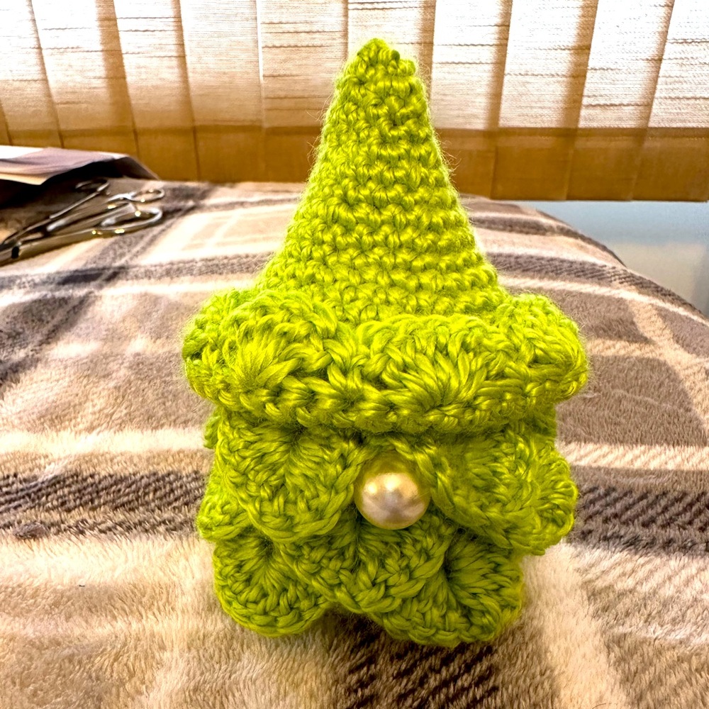 Gnome needs a home 
Aprox 4x4” removable hat, to hold small items